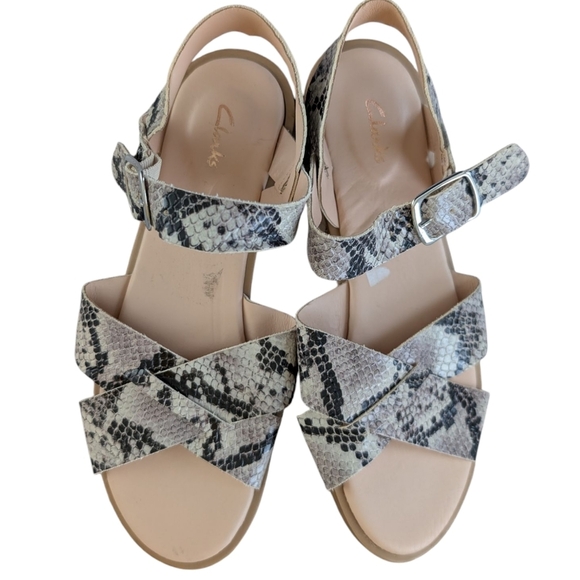 Clarks Women's Snake Print Sandals sz 7 - Picture 1 of 8